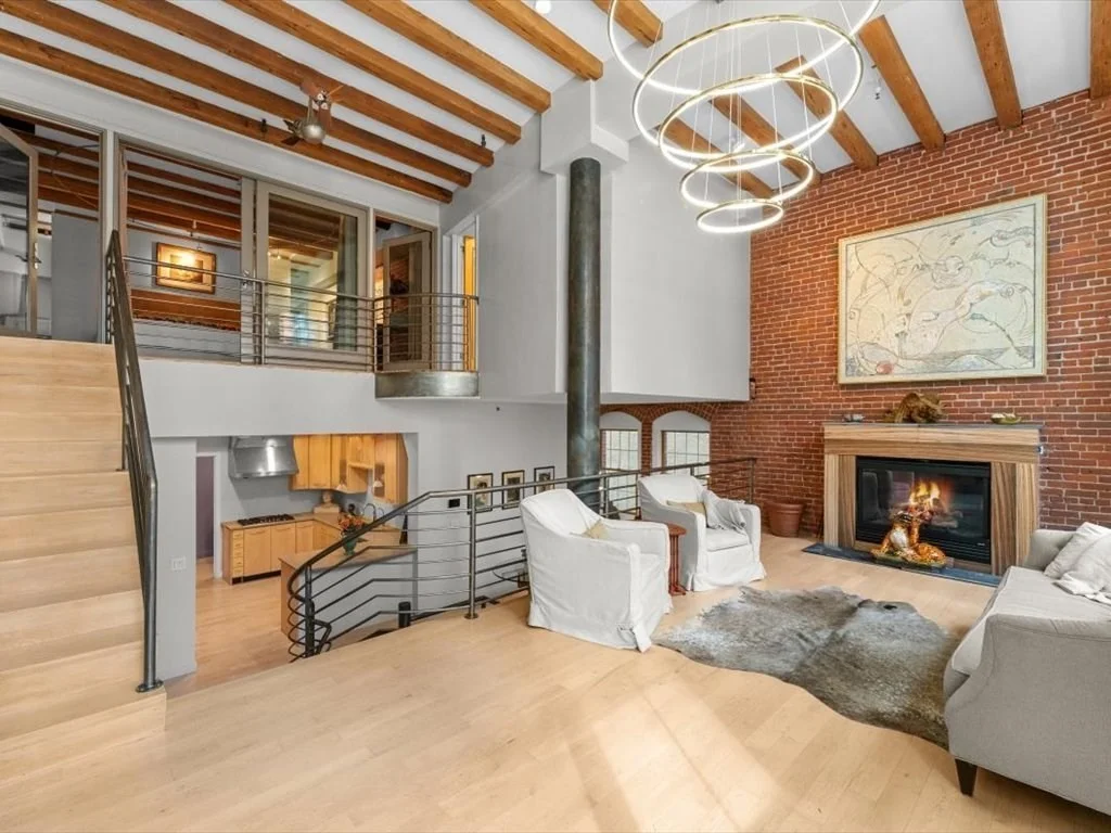 2 bed, 2 bath apartment for rent at 8 Newcomb Unit 4, South End