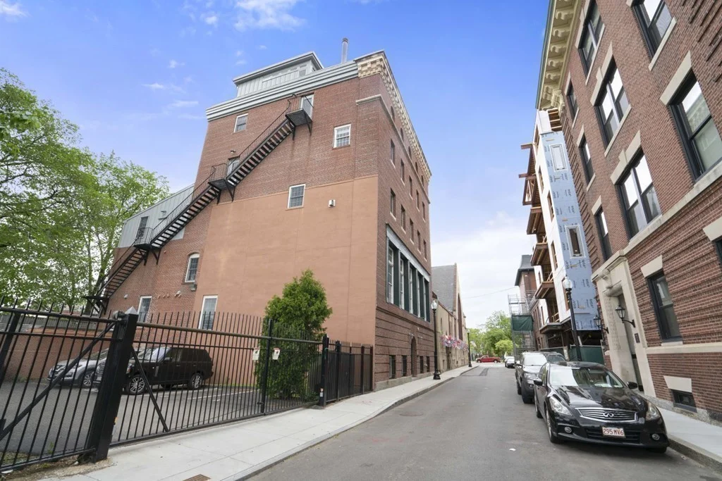 2 bed, 2 bath apartment for rent at 8 Newcomb Unit 5, South End — photo 27 of 30