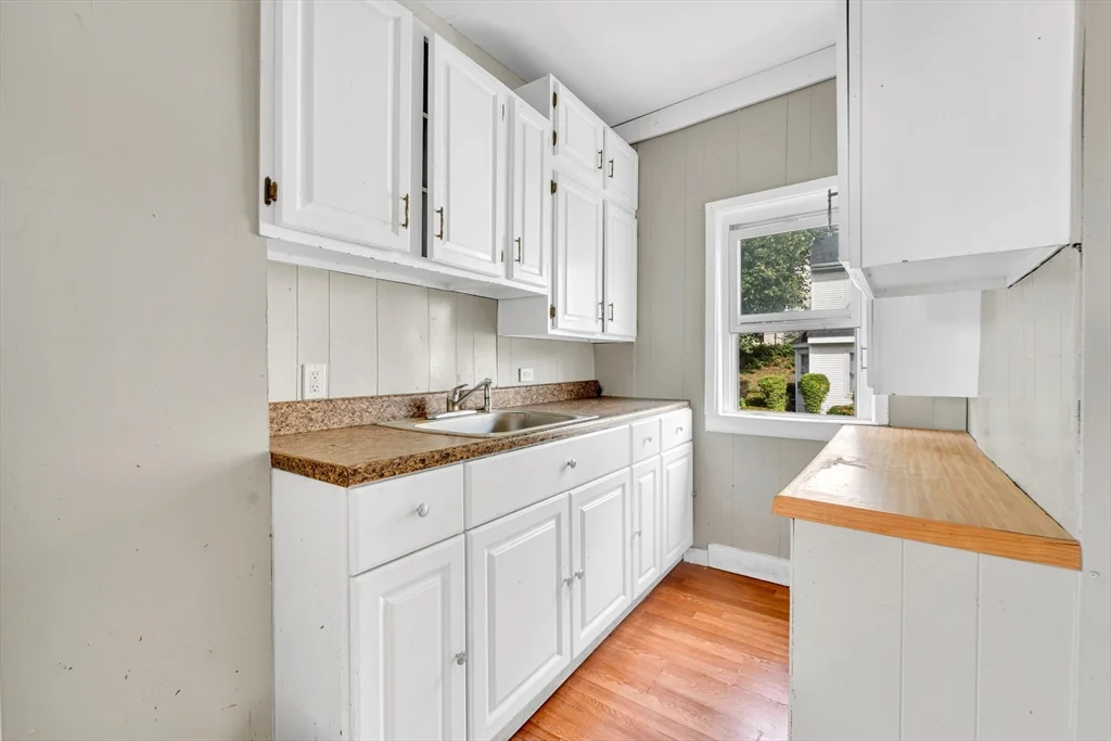3 bed, 1 bath apartment for rent at 8 Newport St Unit 2, Worcester — photo 5 of 20