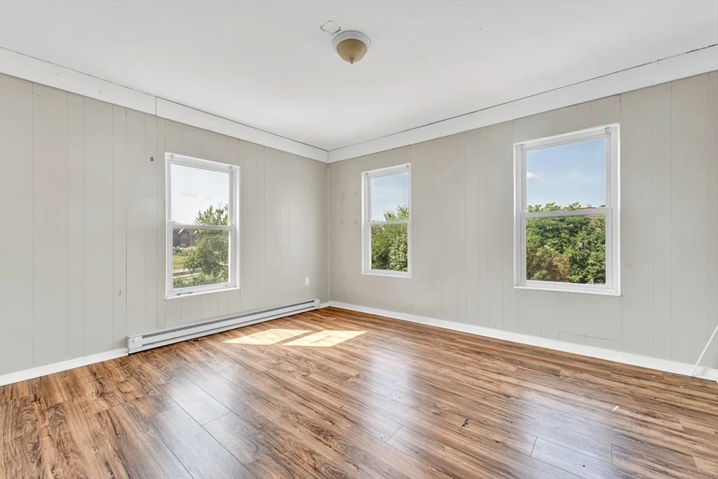 3 bed, 1 bath apartment for rent at 8 Newport St Unit 2, Worcester — photo 15 of 20
