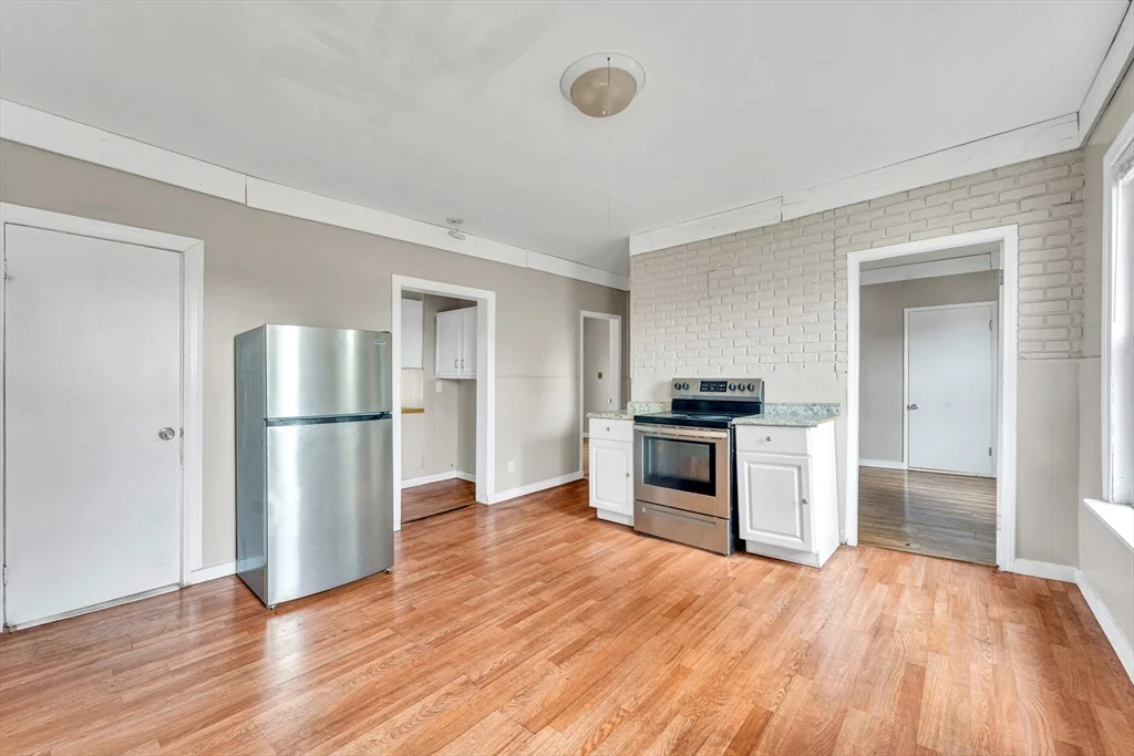 3 bed, 1 bath apartment for rent at 8 Newport St Unit 2, Worcester — photo 2 of 20