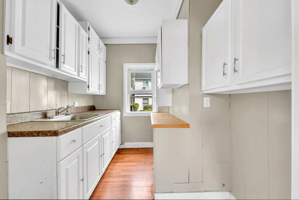 3 bed, 1 bath apartment for rent at 8 Newport St Unit 2, Worcester — photo 4 of 20