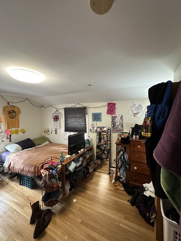 3 bed, 2 bath apartment for rent at 8 Newton St, Brighton — photo 4 of 7