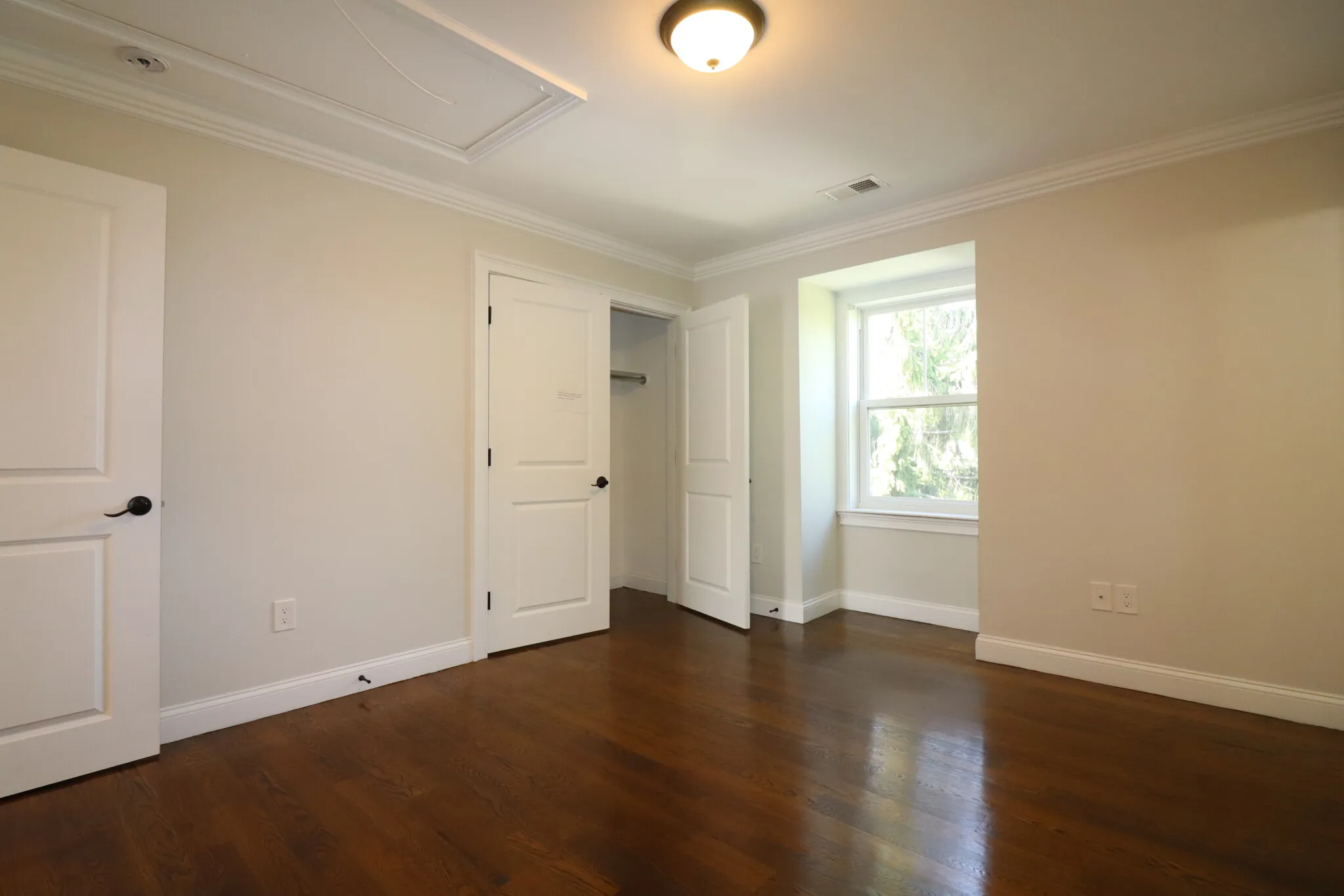 3 bed, 2 bath apartment for rent at 8 Nira Ave Unit 3, Jamaica Plain — photo 27 of 32