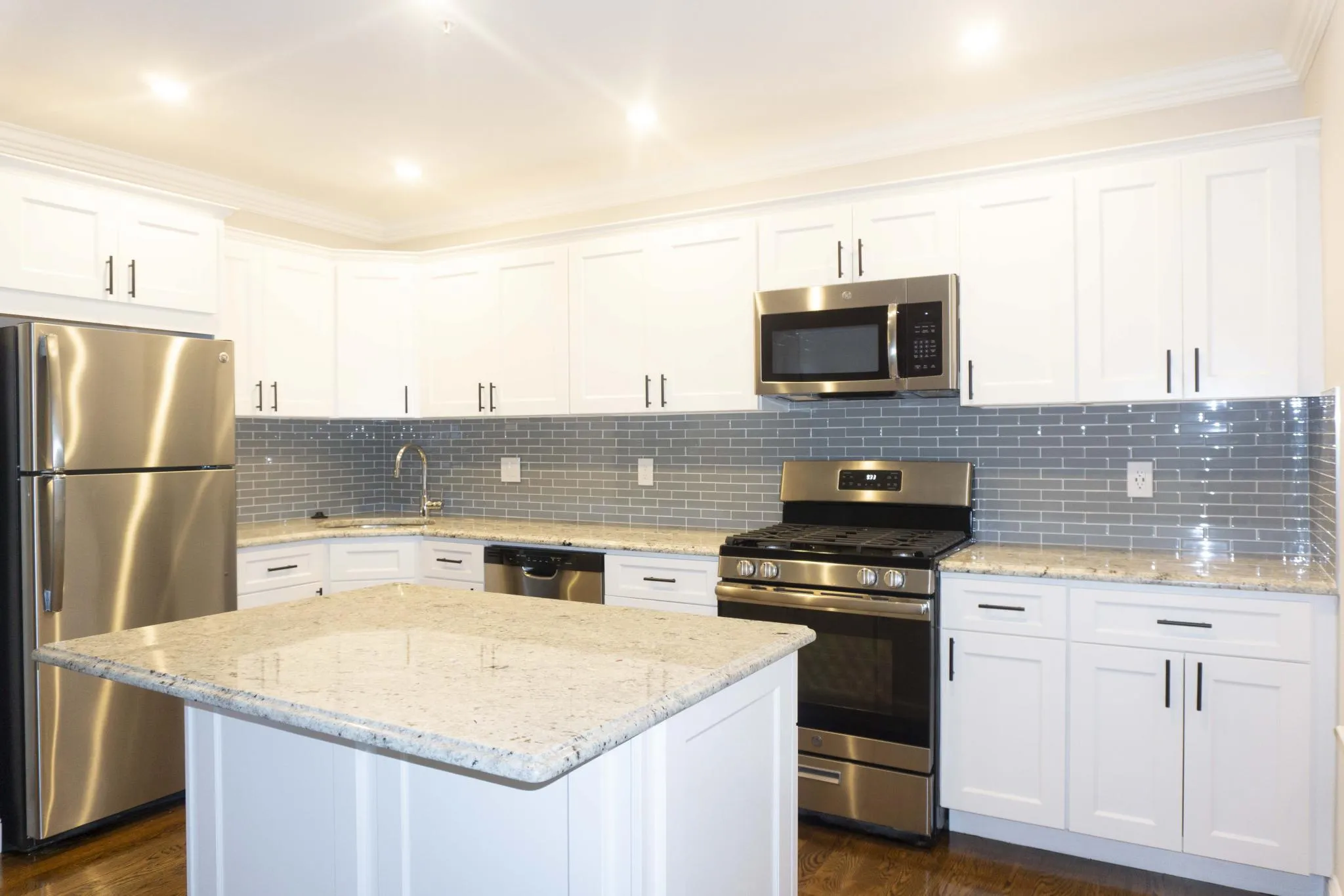 3 bed, 2 bath apartment for rent at 8 Nira Ave Unit 3, Jamaica Plain — photo 18 of 32