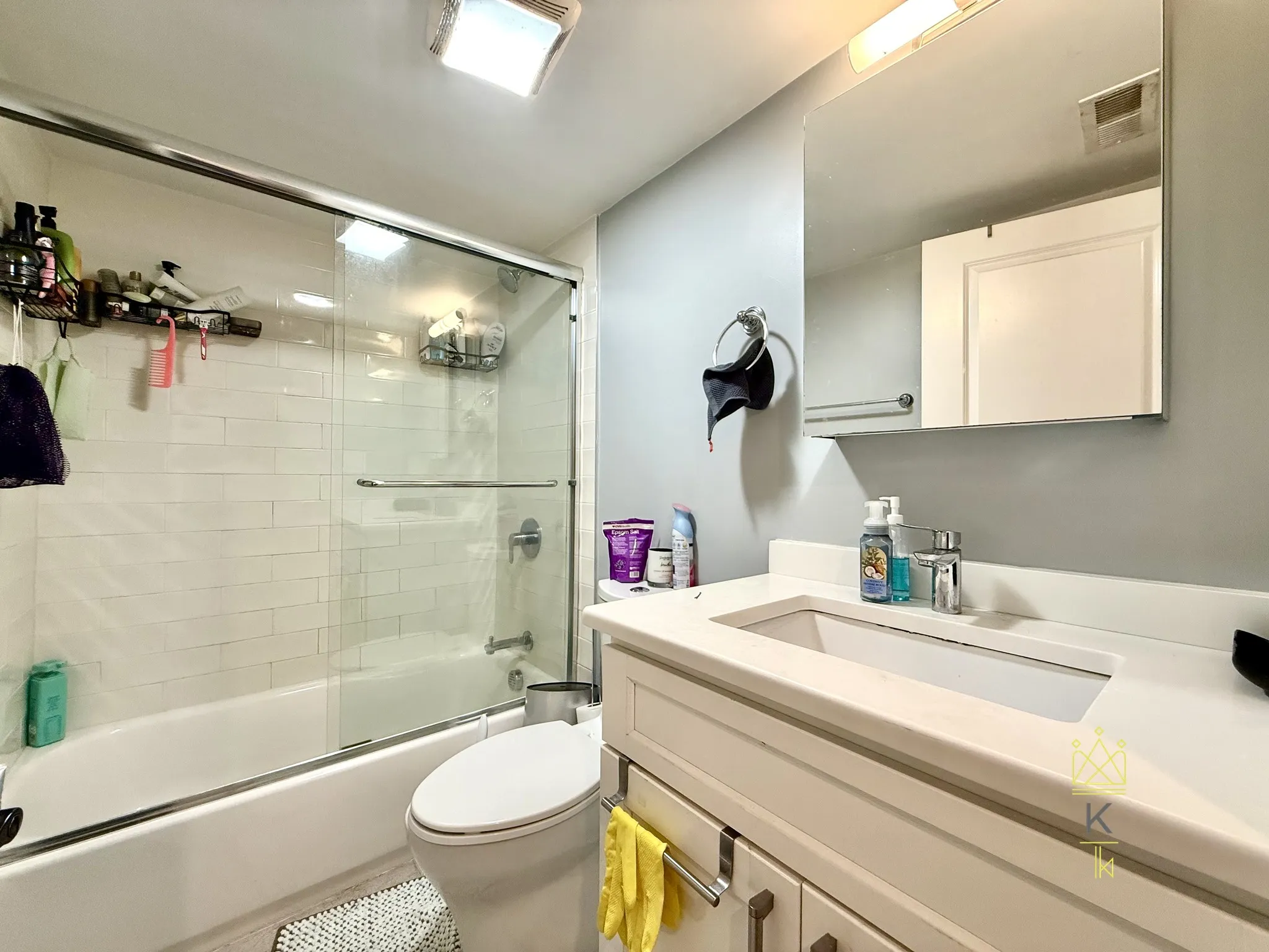 3 bed, 2 bath apartment for rent at 8 Nira Ave Unit 4, Jamaica Plain — photo 4 of 11