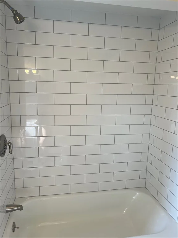 2 bed, 1 bath apartment for rent at 8 Normandy Rd Unit 2, Lynn — photo 9 of 12