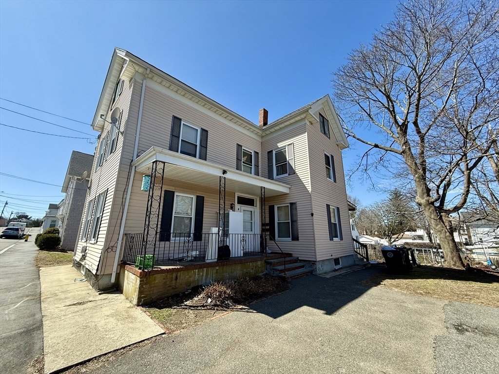 3 bed, 1 bath apartment for rent at 8 Northend Ave Unit 1, Salem — photo 1 of 15