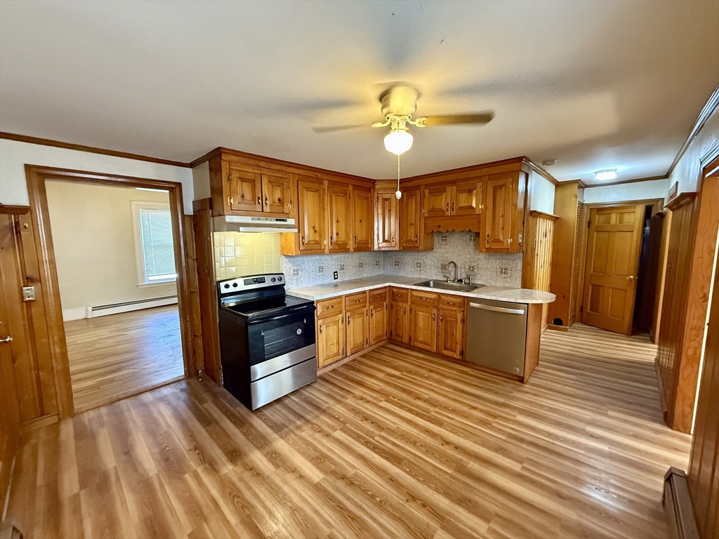 3 bed, 1 bath apartment for rent at 8 Northend Ave Unit 1, Salem — photo 4 of 15