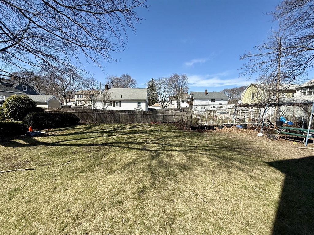 3 bed, 1 bath apartment for rent at 8 Northend Ave Unit 1, Salem — photo 13 of 15
