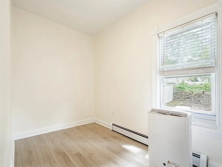 2 bed, 1 bath apartment for rent at 8 Oak St Unit 1, North Attleboro — photo 5 of 12