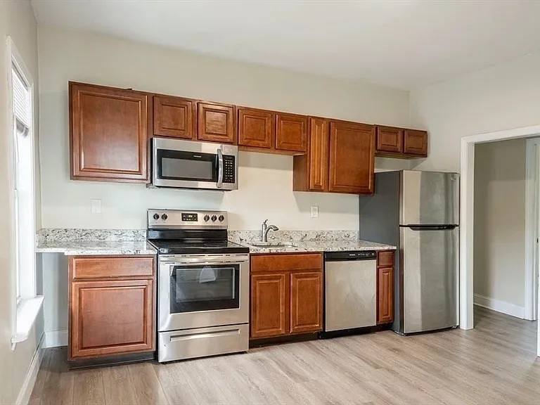 2 bed, 1 bath apartment for rent at 8 Oak St Unit 1, North Attleboro