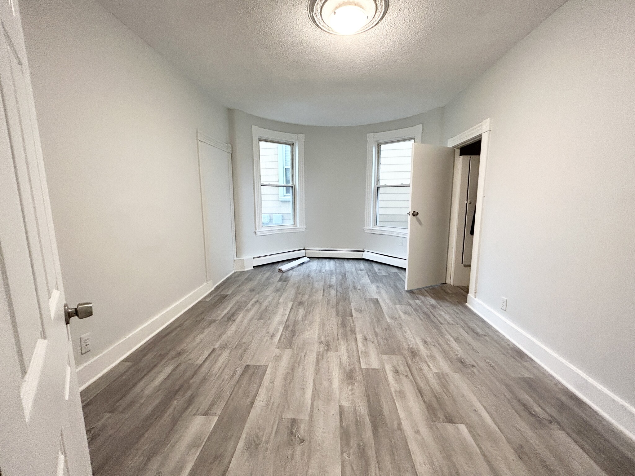 3 bed, 1 bath apartment for rent at 8 Oakland St Unit 1, Roxbury — photo 4 of 6