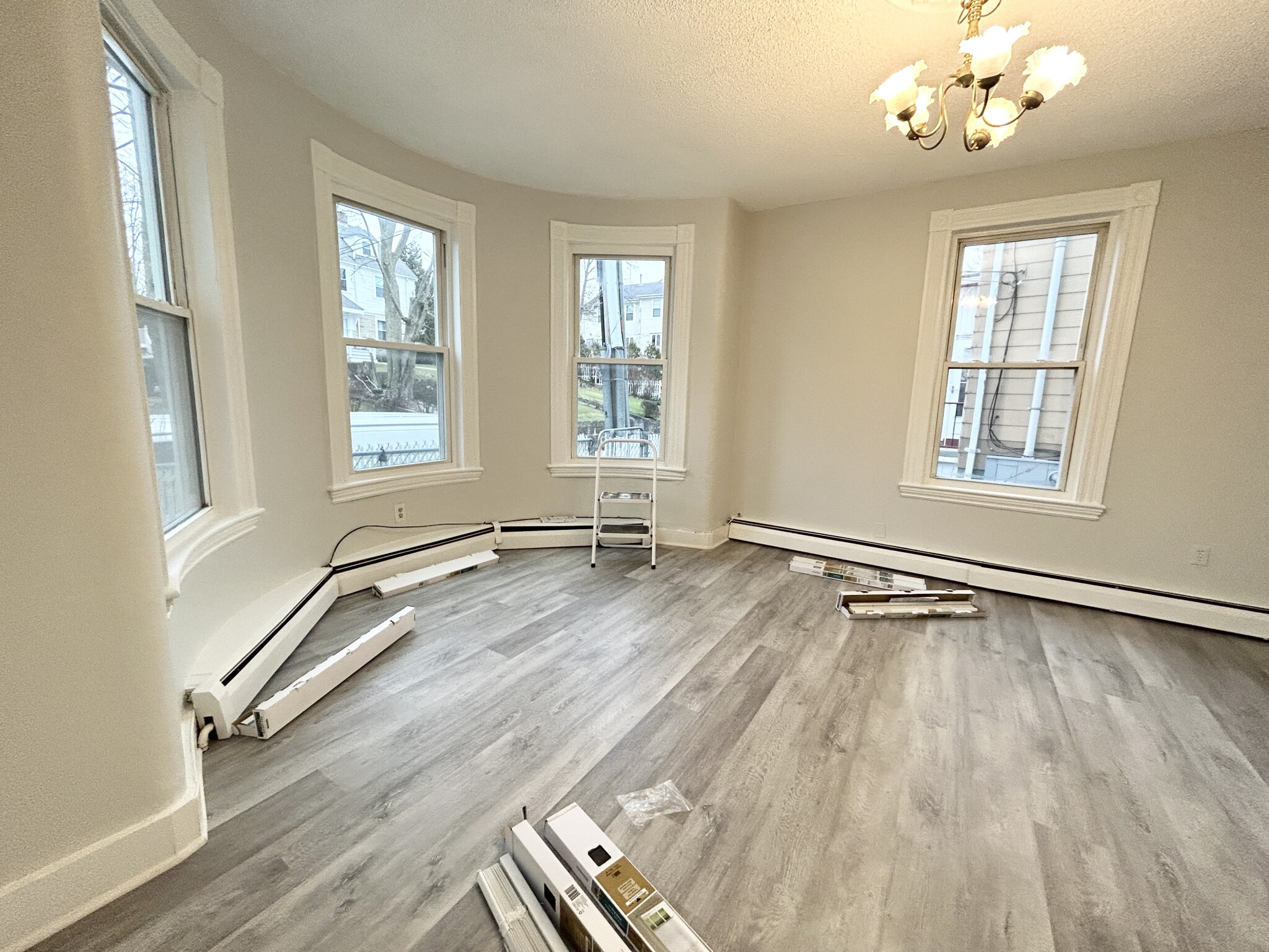 3 bed, 1 bath apartment for rent at 8 Oakland St Unit 1, Roxbury — photo 6 of 6
