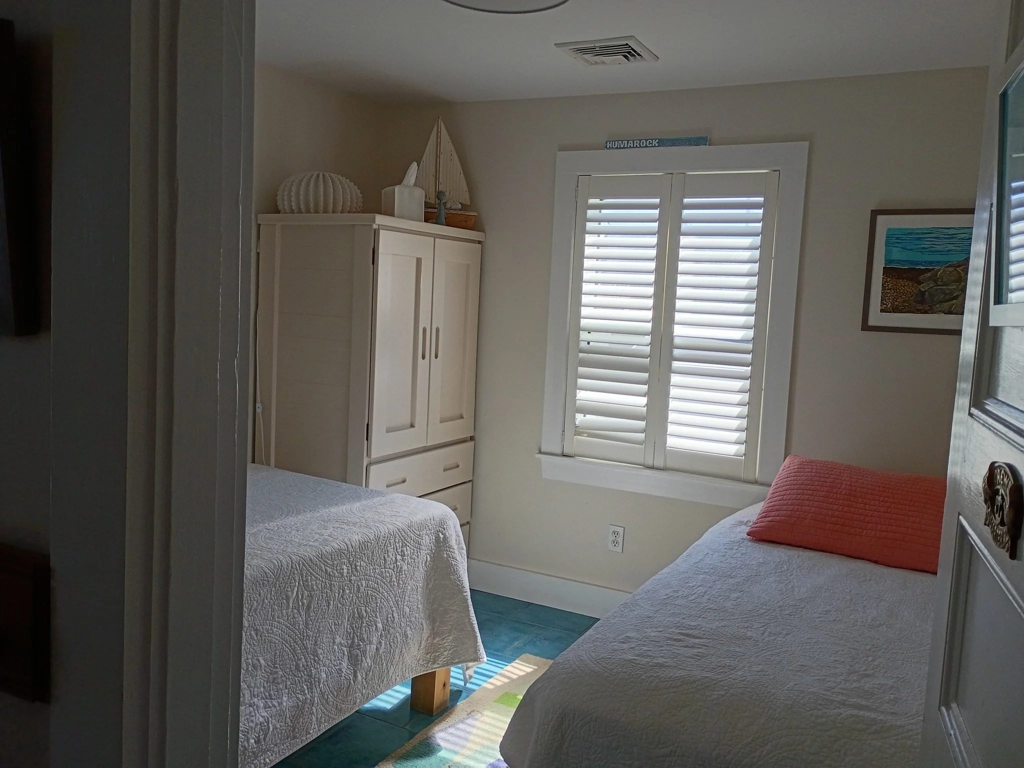 3 bed, 1 bath apartment for rent at 8 Ocean Dr, Humarock — photo 6 of 10