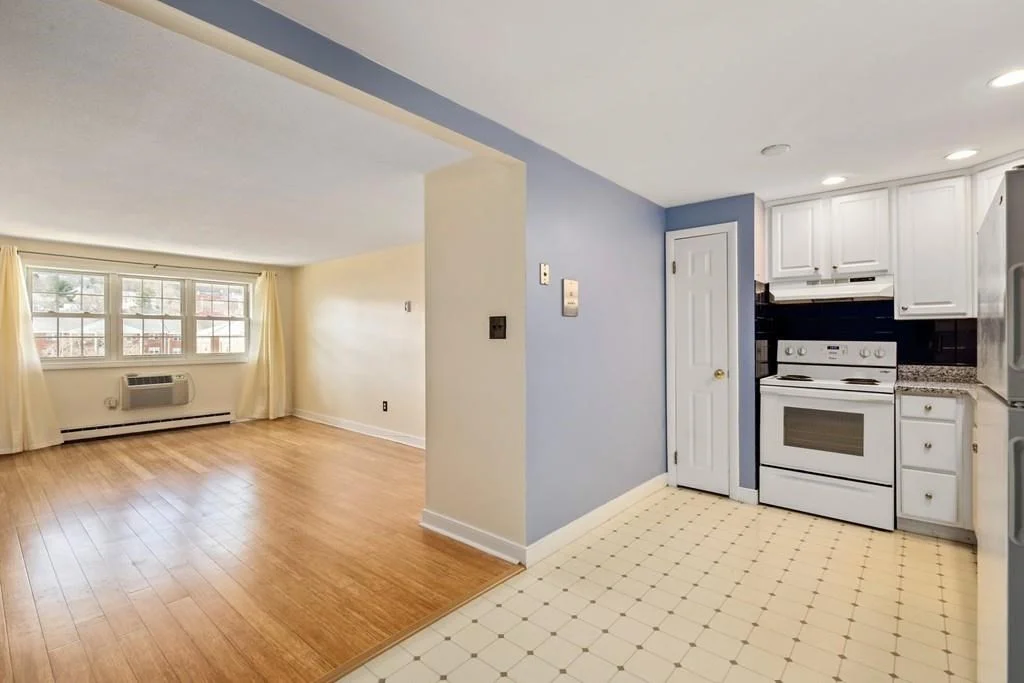 1 bed, 1 bath apartment for rent at 8 Old Colony Unit 10, Arlington — photo 7 of 18