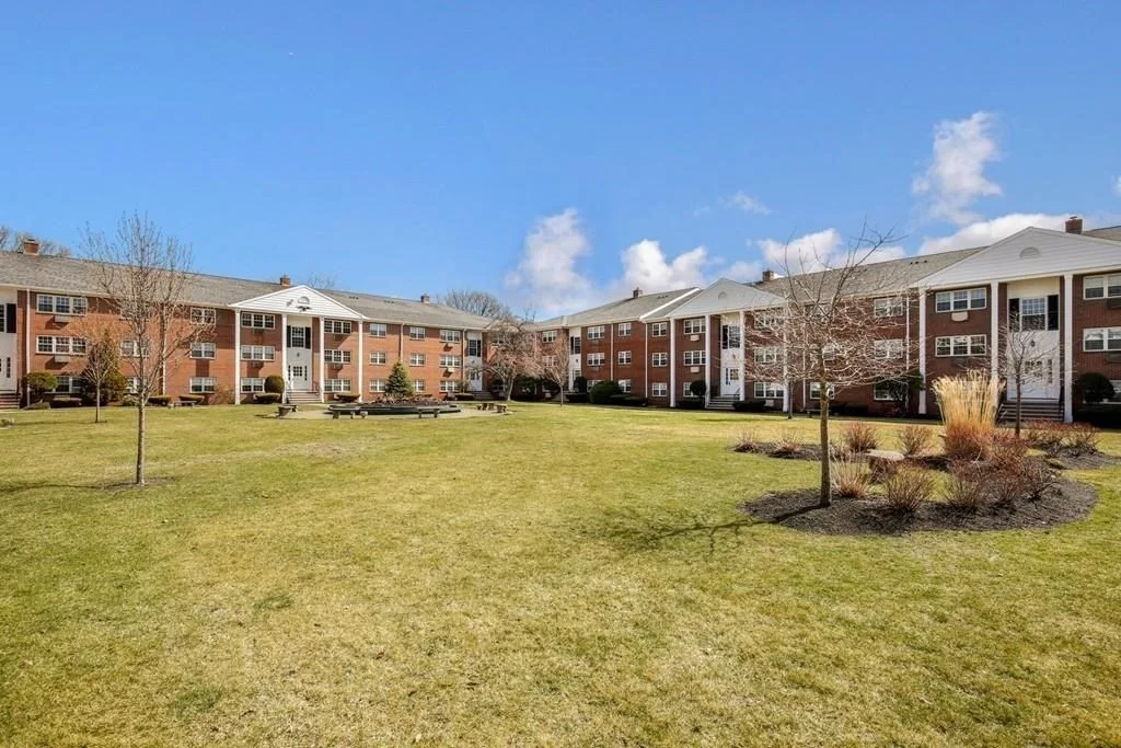 1 bed, 1 bath apartment for rent at 8 Old Colony Unit 10, Arlington — photo 2 of 18