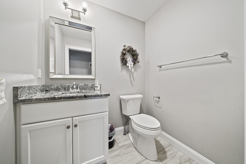 3 bed, 2 bath apartment for rent at 8 Old Field Way Unit 8, Lakeville — photo 19 of 30