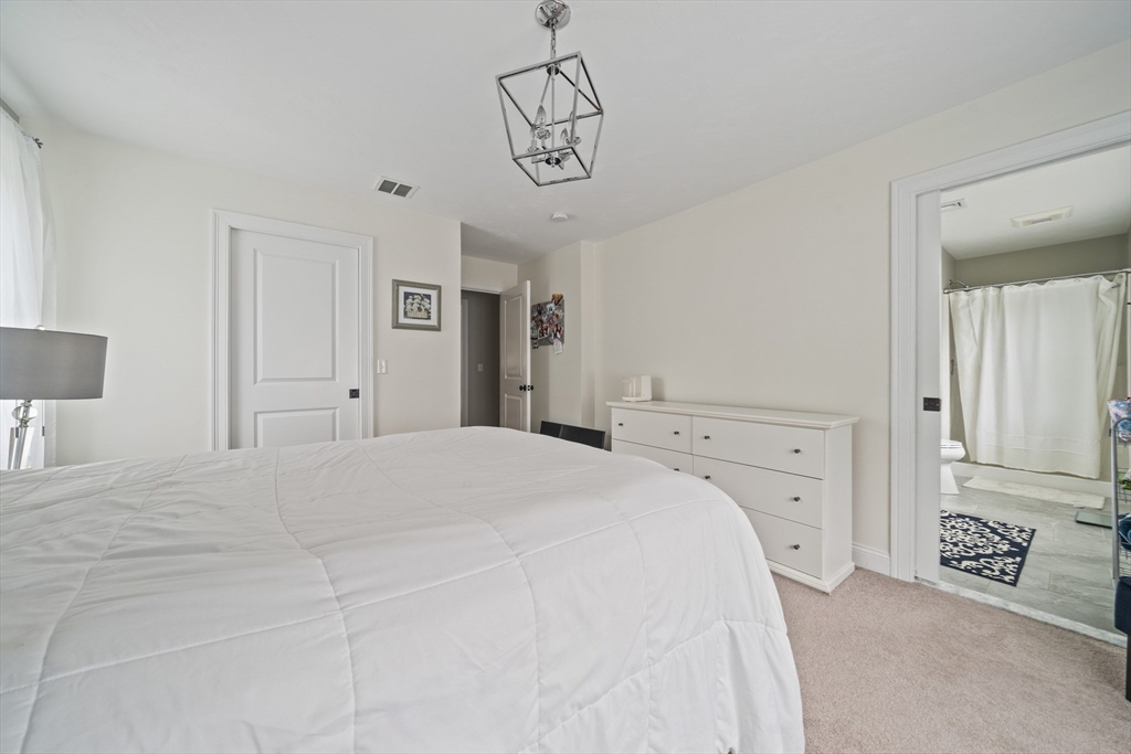 3 bed, 2 bath apartment for rent at 8 Old Field Way Unit 8, Lakeville — photo 10 of 30