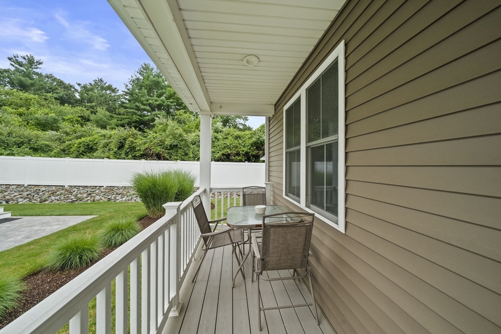 3 bed, 2 bath apartment for rent at 8 Old Field Way Unit 8, Lakeville — photo 2 of 30