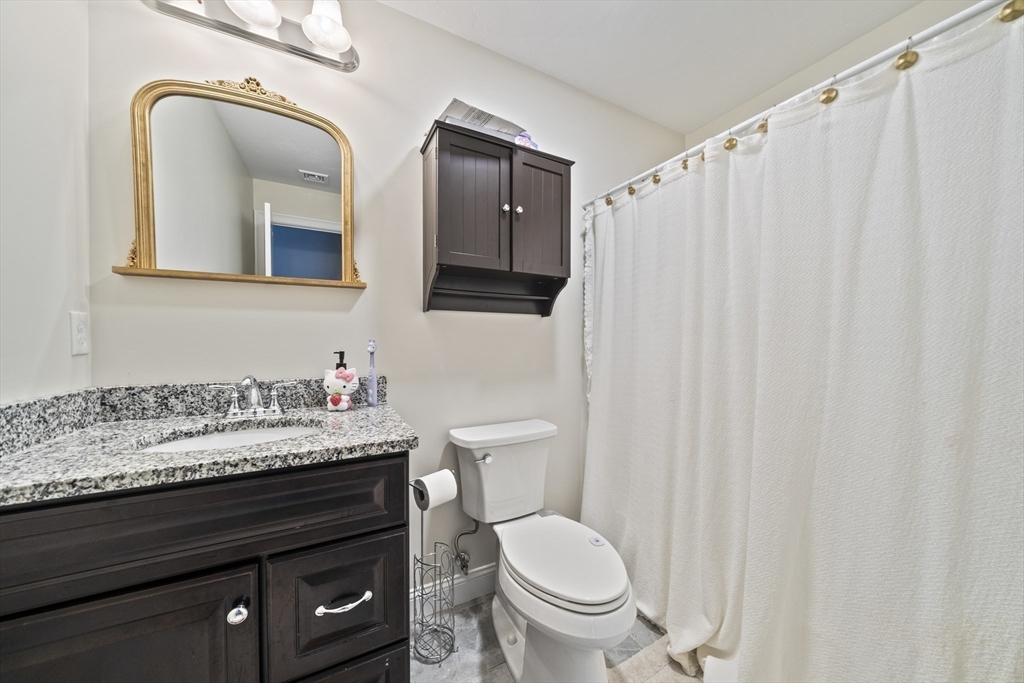 3 bed, 2 bath apartment for rent at 8 Old Field Way Unit 8, Lakeville — photo 15 of 30