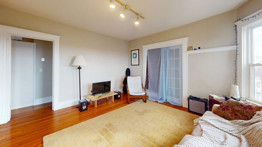 3 bed, 1 bath apartment for rent at 8 Olmstead Unit 3, Jamaica Plain — photo 1 of 9