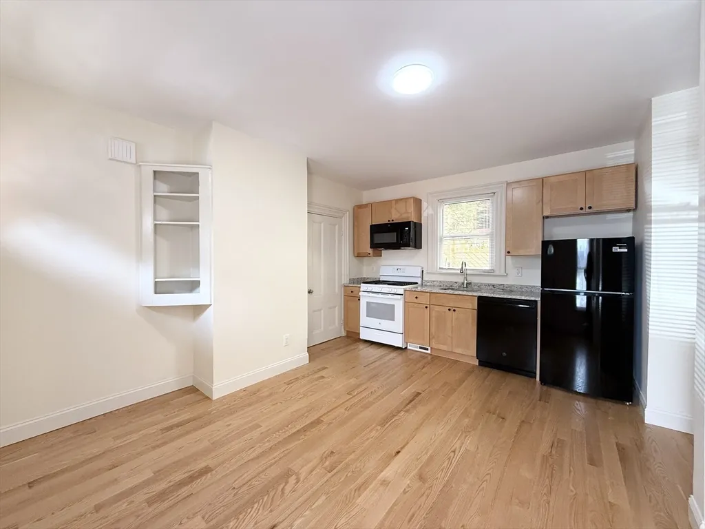 1 bed, 1 bath apartment for rent at 8 Orchard St Unit 2, North Cambridge