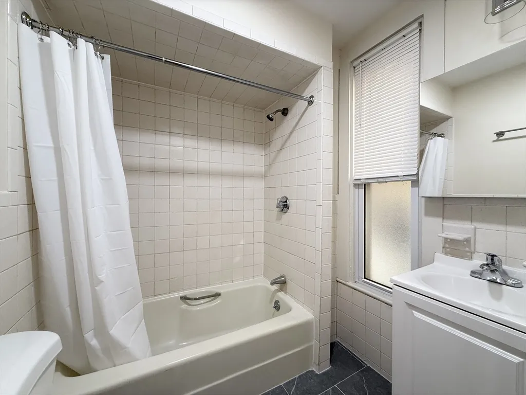 1 bed, 1 bath apartment for rent at 8 Orchard St Unit 2, North Cambridge — photo 4 of 5