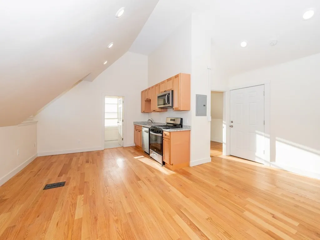 3 bed, 1 bath apartment for rent at 8 Orchard St Unit 5, Porter Square — photo 1 of 6