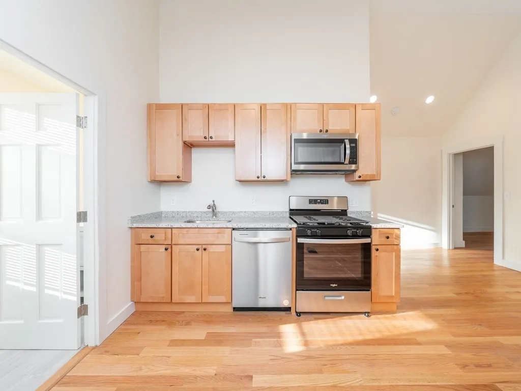 3 bed, 1 bath apartment for rent at 8 Orchard St Unit 5, Porter Square — photo 2 of 6