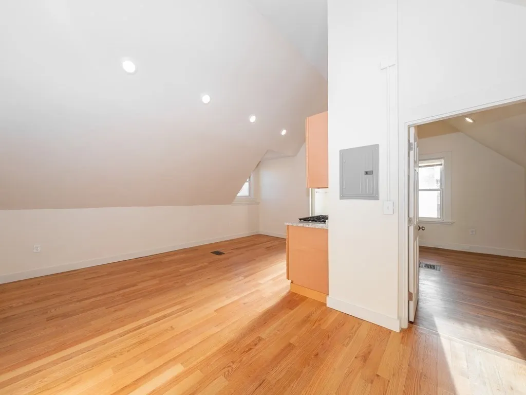 3 bed, 1 bath apartment for rent at 8 Orchard St Unit 5, Porter Square — photo 5 of 6