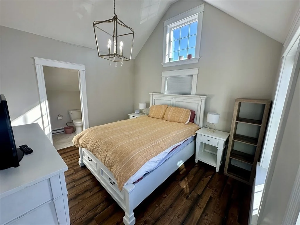 2 bed, 2 bath apartment for rent at 8 Osborne St Unit 3, Glenwood — photo 2 of 22