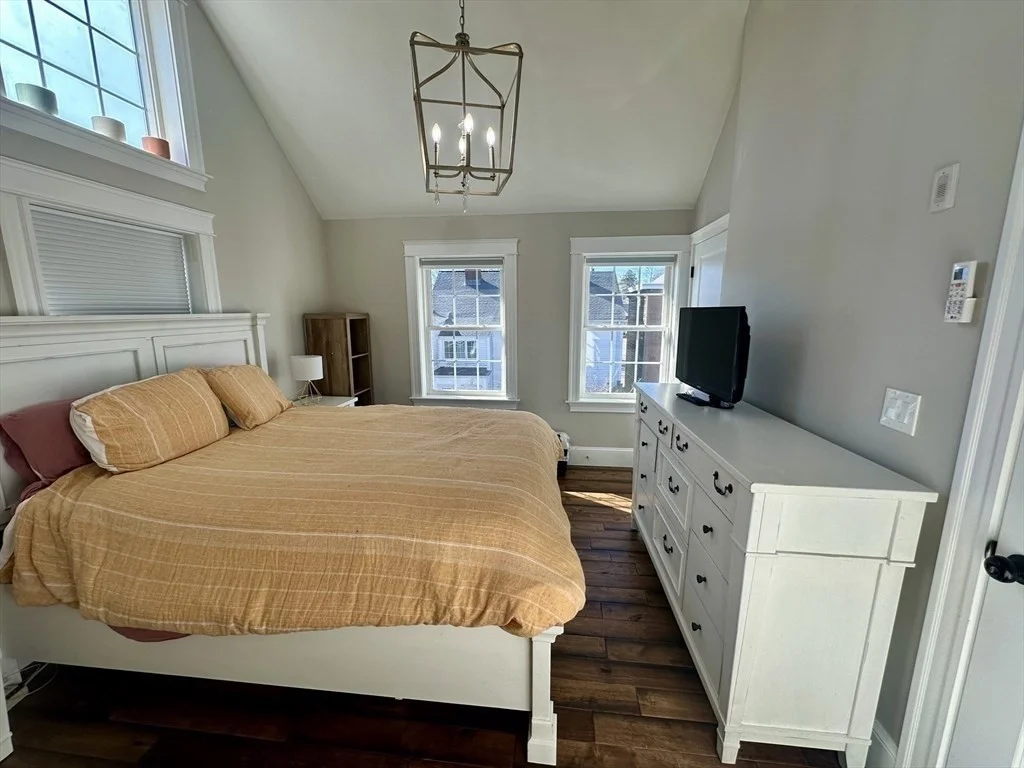 2 bed, 2 bath apartment for rent at 8 Osborne St Unit 3, Glenwood — photo 3 of 22