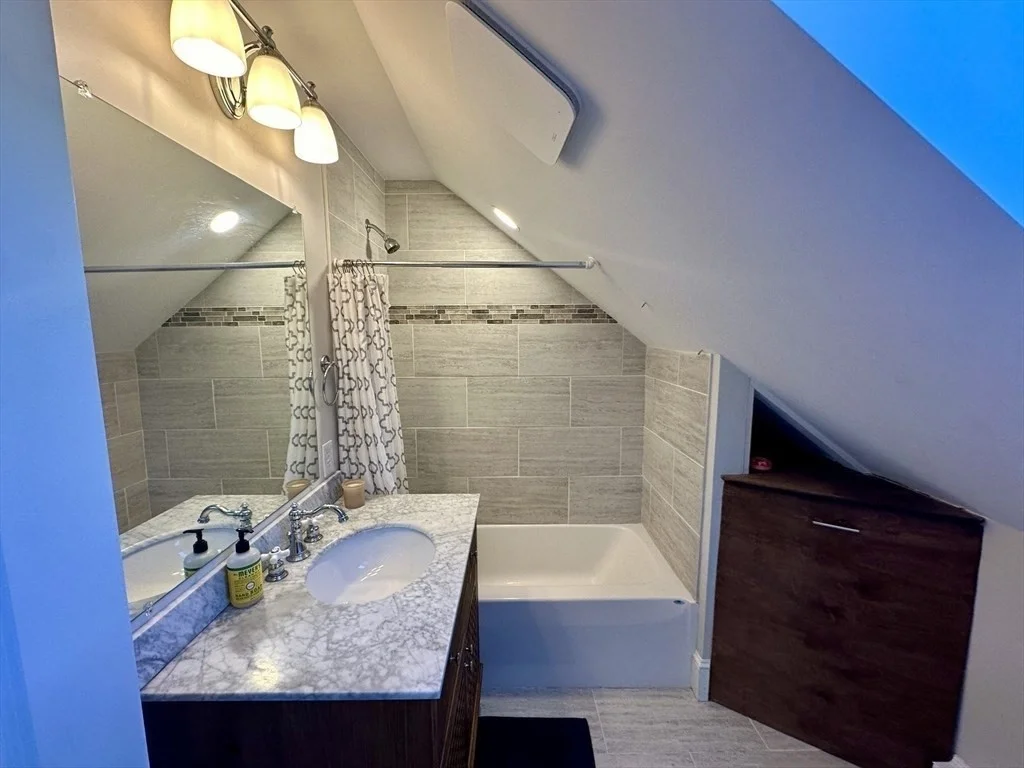 2 bed, 2 bath apartment for rent at 8 Osborne St Unit 3, Glenwood — photo 17 of 22