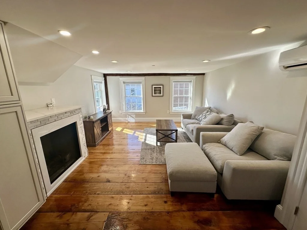 2 bed, 2 bath apartment for rent at 8 Osborne St Unit 3, Glenwood — photo 9 of 22