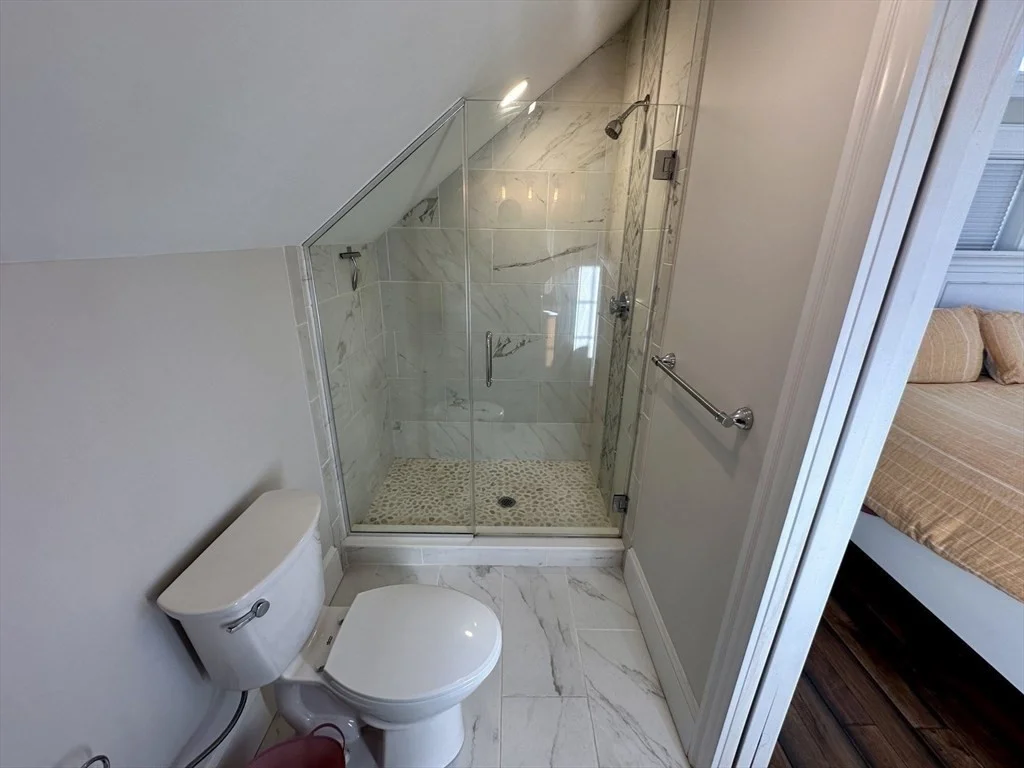 2 bed, 2 bath apartment for rent at 8 Osborne St Unit 3, Glenwood — photo 5 of 22
