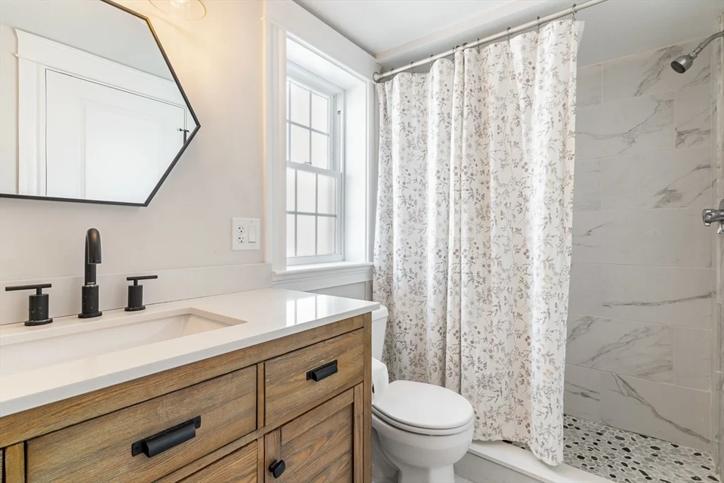 3 bed, 2 bath apartment for rent at 8 Osborne Unit 1, Salem — photo 13 of 27