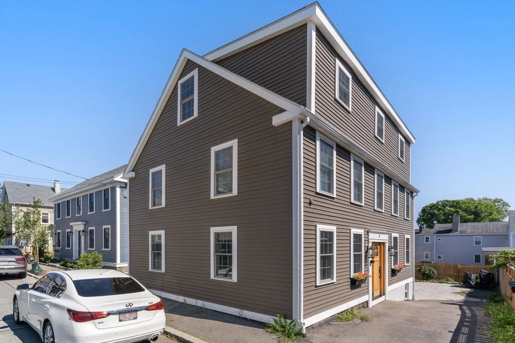 3 bed, 2 bath apartment for rent at 8 Osborne Unit 1, Salem — photo 1 of 27