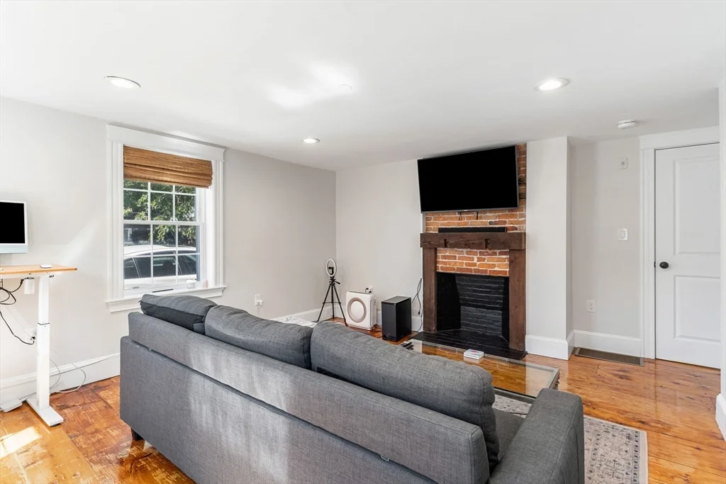 3 bed, 2 bath apartment for rent at 8 Osborne Unit 1, Salem — photo 10 of 27