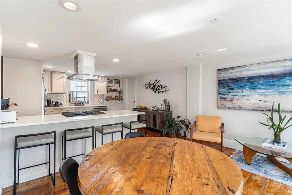 3 bed, 2 bath apartment for rent at 8 Osborne Unit 1, Salem — photo 6 of 27