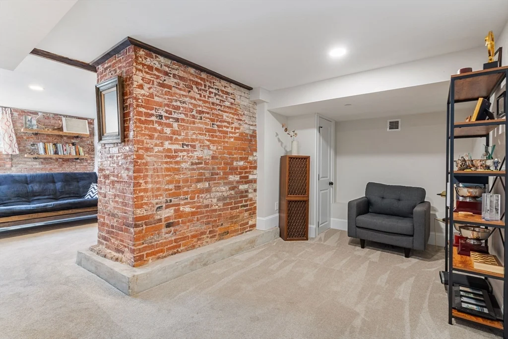 3 bed, 2 bath apartment for rent at 8 Osborne Unit 1, Salem — photo 20 of 27