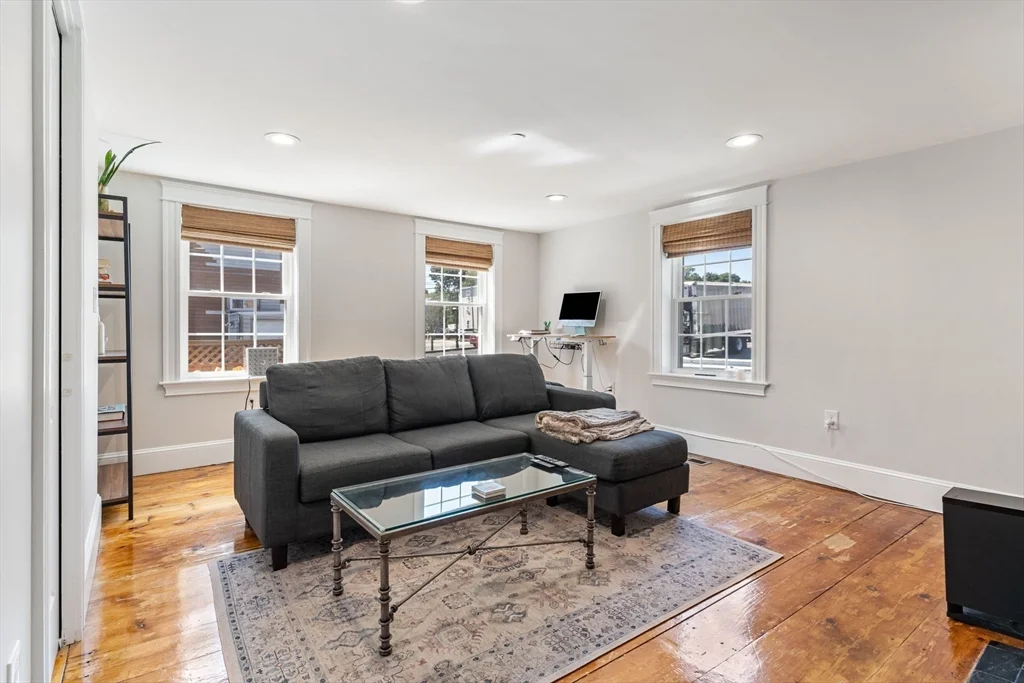 3 bed, 2 bath apartment for rent at 8 Osborne Unit 1, Salem — photo 8 of 27