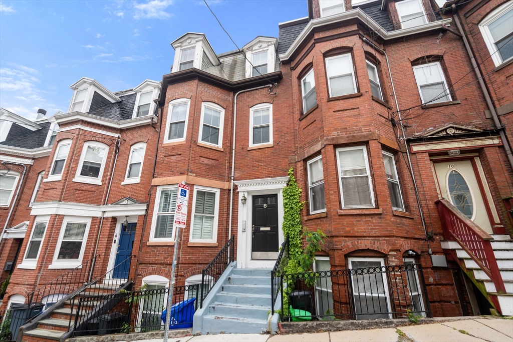 2 bed, 1 bath apartment for rent at 8 Pacific St Unit 2, South Boston — photo 1 of 25