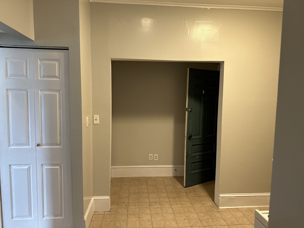 1 bed, 1 bath apartment for rent at 8 Park St Unit 3, Zip 01830 — photo 5 of 8