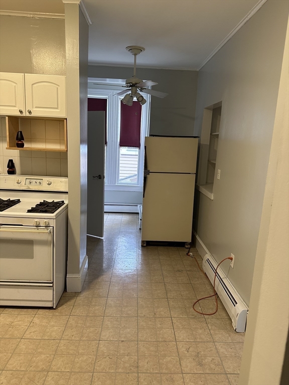 1 bed, 1 bath apartment for rent at 8 Park St Unit 3, Zip 01830 — photo 3 of 8