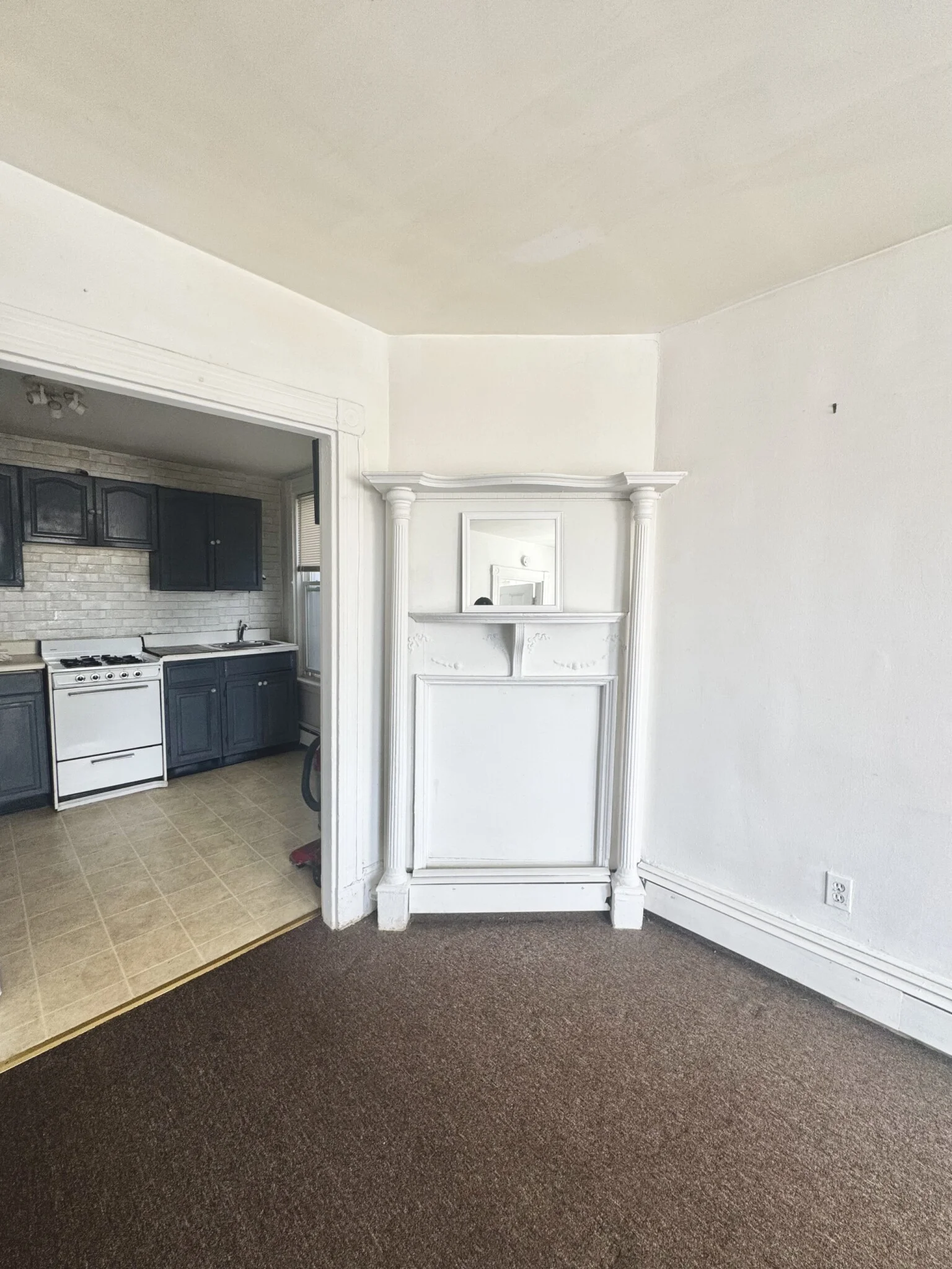 3 bed, 1 bath apartment for rent at 8 Parker Hill Ave Unit 3, Mission Hill — photo 5 of 12