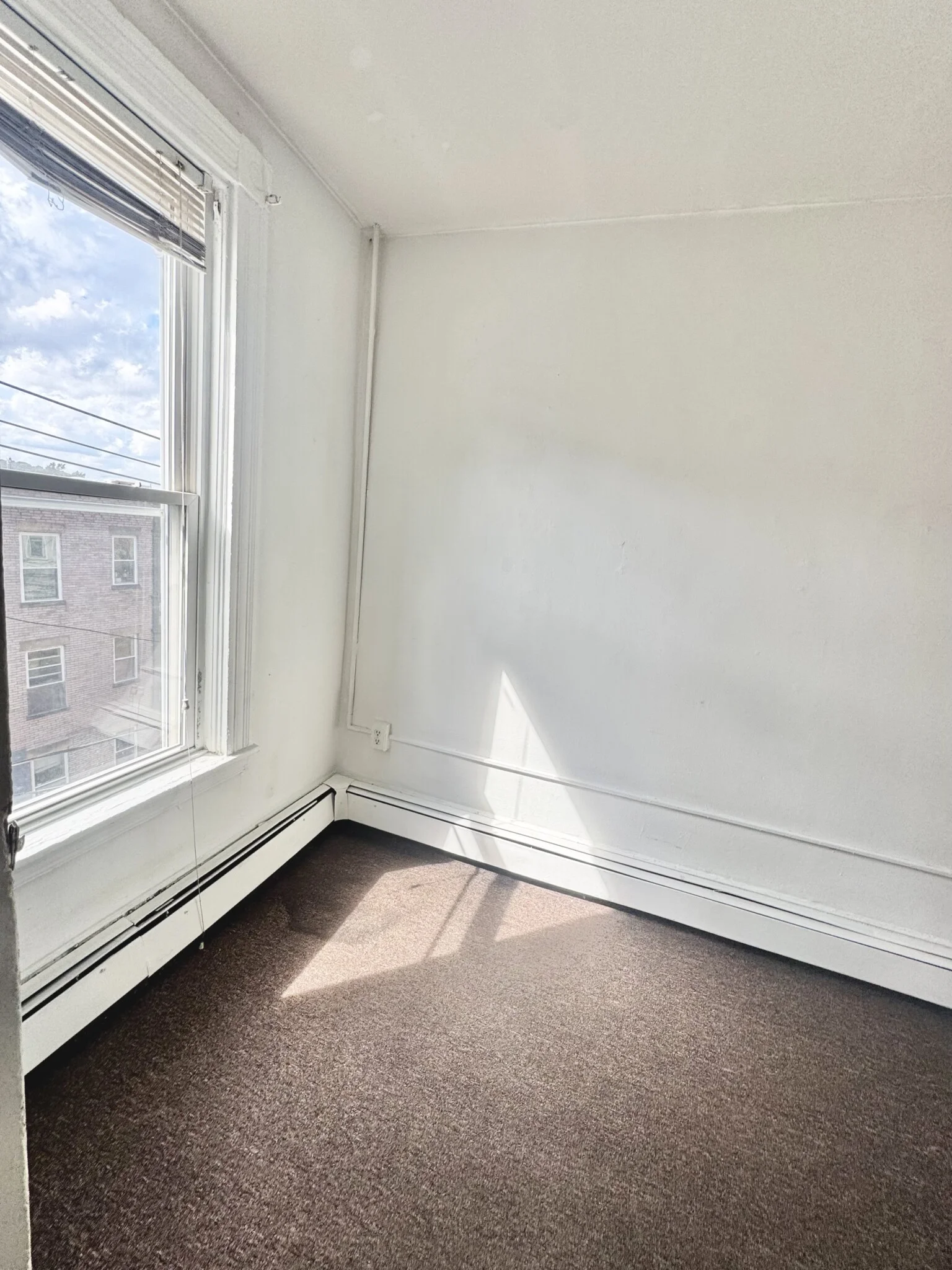 3 bed, 1 bath apartment for rent at 8 Parker Hill Ave Unit 3, Mission Hill — photo 8 of 12