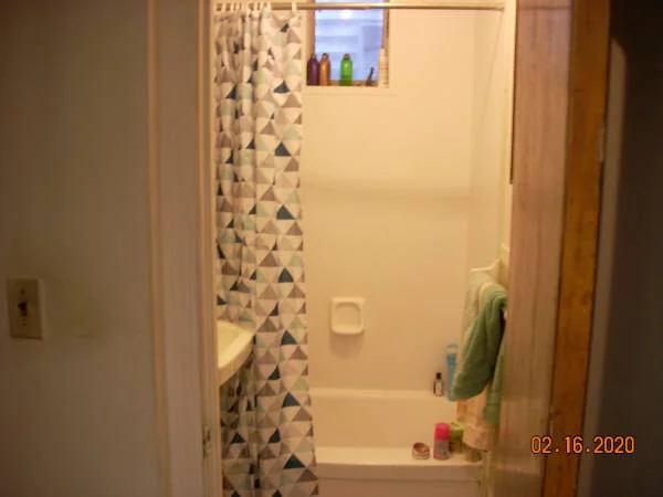 3 bed, 1 bath apartment for rent at 8 Parker Hill Unit 2, Mission Hill — photo 3 of 4