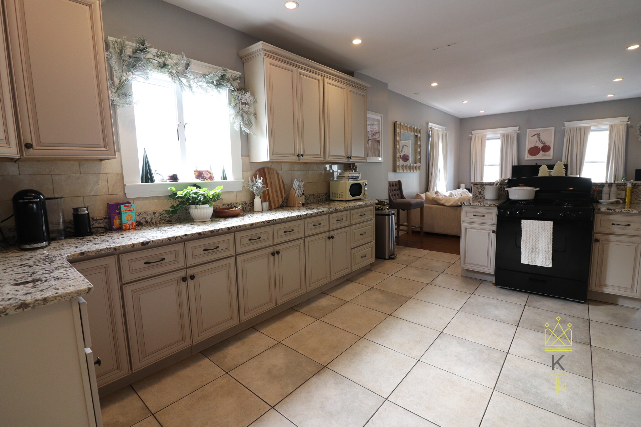4 bed, 2 bath apartment for rent at 8 Parker St Unit 2, Charlestown — photo 6 of 31