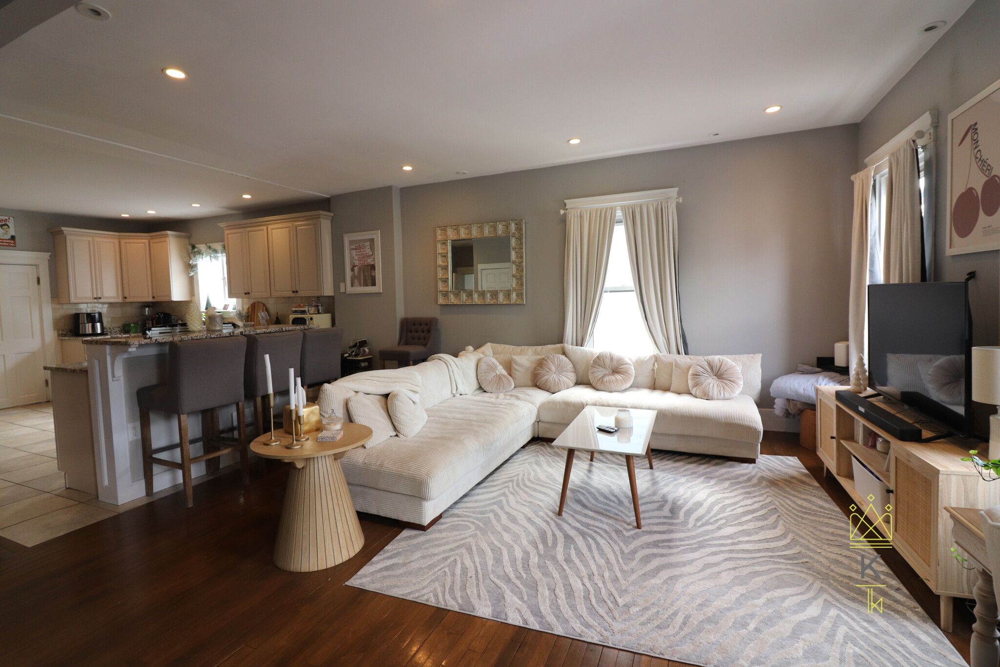 4 bed, 2 bath apartment for rent at 8 Parker St Unit 2, Charlestown — photo 2 of 31